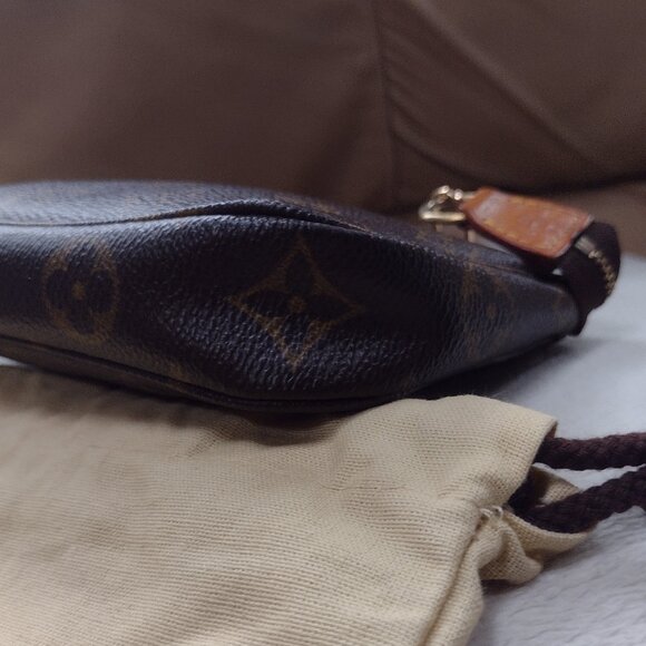 💯% Authentic Louis Vuitton Pouchette Accessories CUTE!!! - Picture 6 of 10